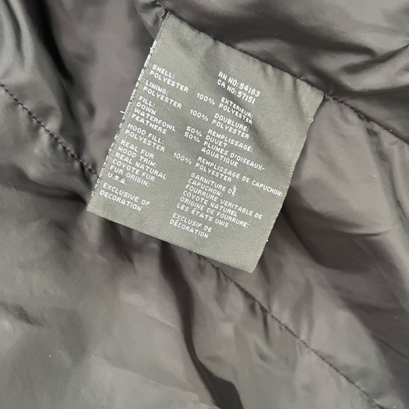 Andrew Marc Women's Kendell Genuine Coyote Fur Trimmed Quilted Jacket, med - Picture 6 of 7